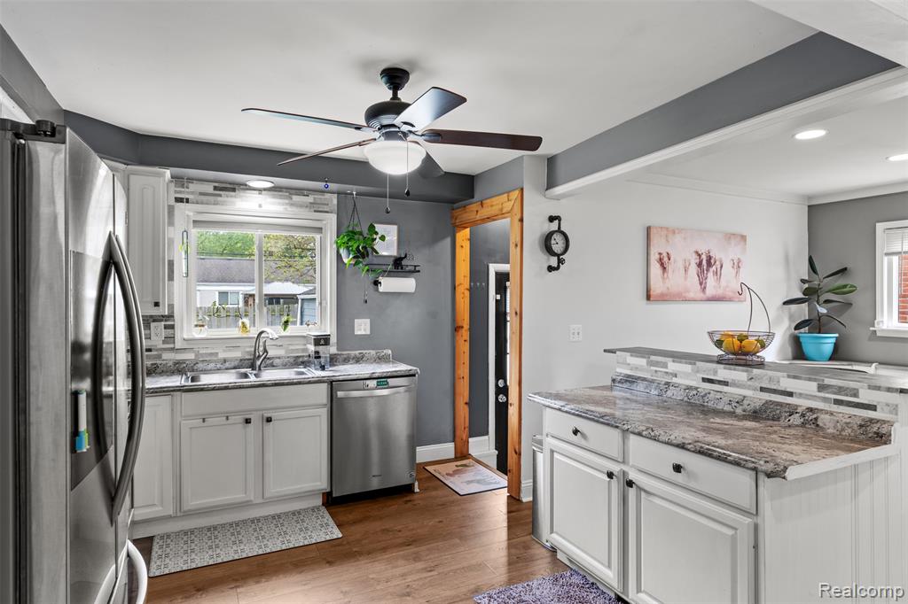 926 Parliament Avenue, Madison Heights, MI 48071 — Photo 10