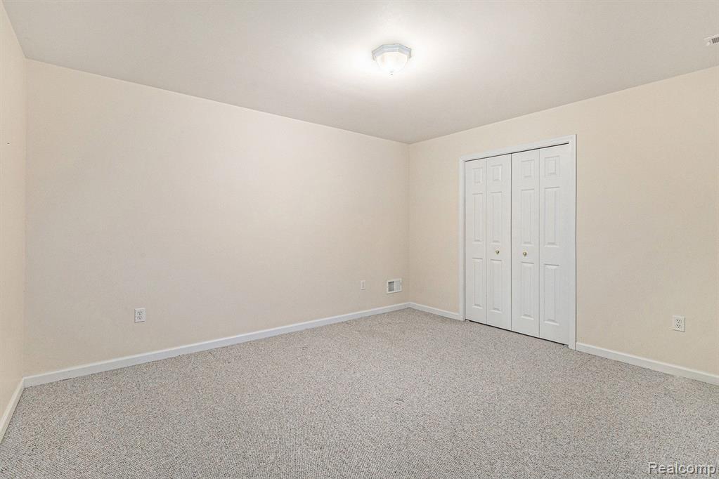2250 WILLOW TREE Drive, Brighton, MI 48116 — Photo 18