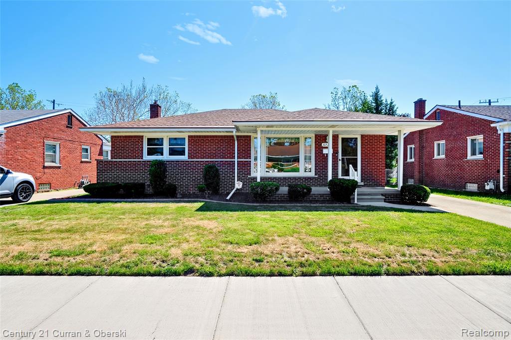 8224 N Evangeline Street, Dearborn Heights, MI 48127 — front exterior