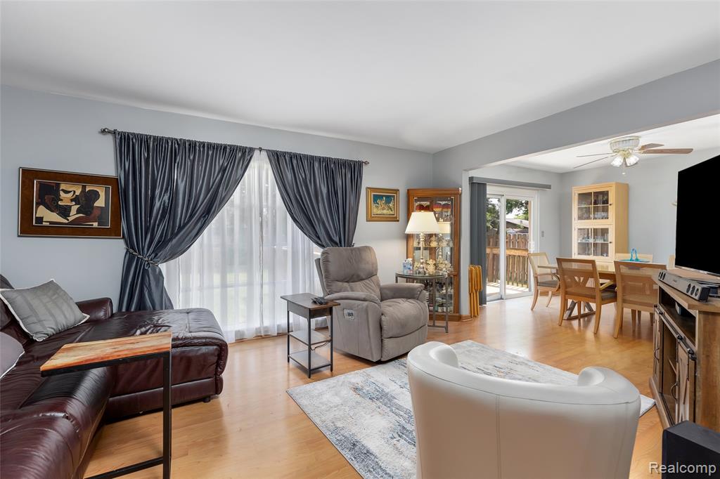 44080 Harsdale Drive, Canton, MI 48187 — Photo 18