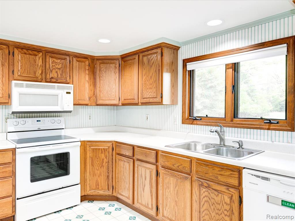 4437 ATKINS Road, Port Huron, MI 48060 — Photo 6