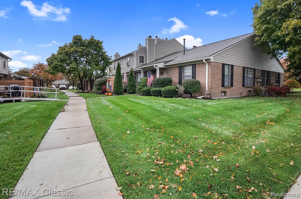 40041 CROSSWINDS, Novi, MI — Photo 3