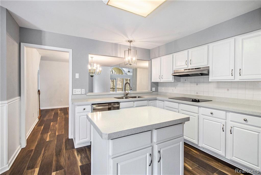 4592 GLEN EAGLES Drive, Brighton, MI 48116 — Photo 9