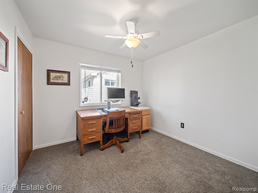 642 E HAMBURG Street, Pinckney, MI 48169 — Photo 10
