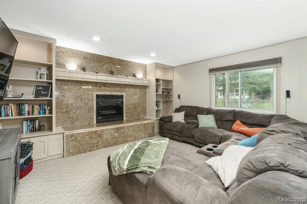 779 JOYCEIL Drive, Waterford, MI 48328 — Photo 25