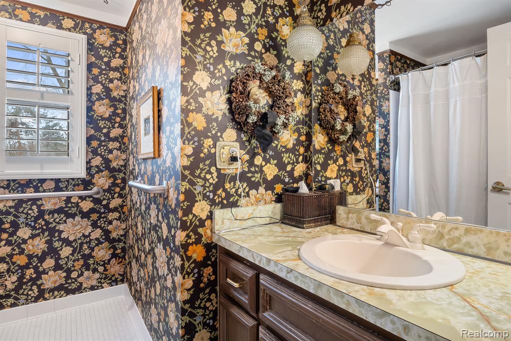 53800 WOODBRIDGE Drive, Shelby Twp, MI 48316 — Photo 18