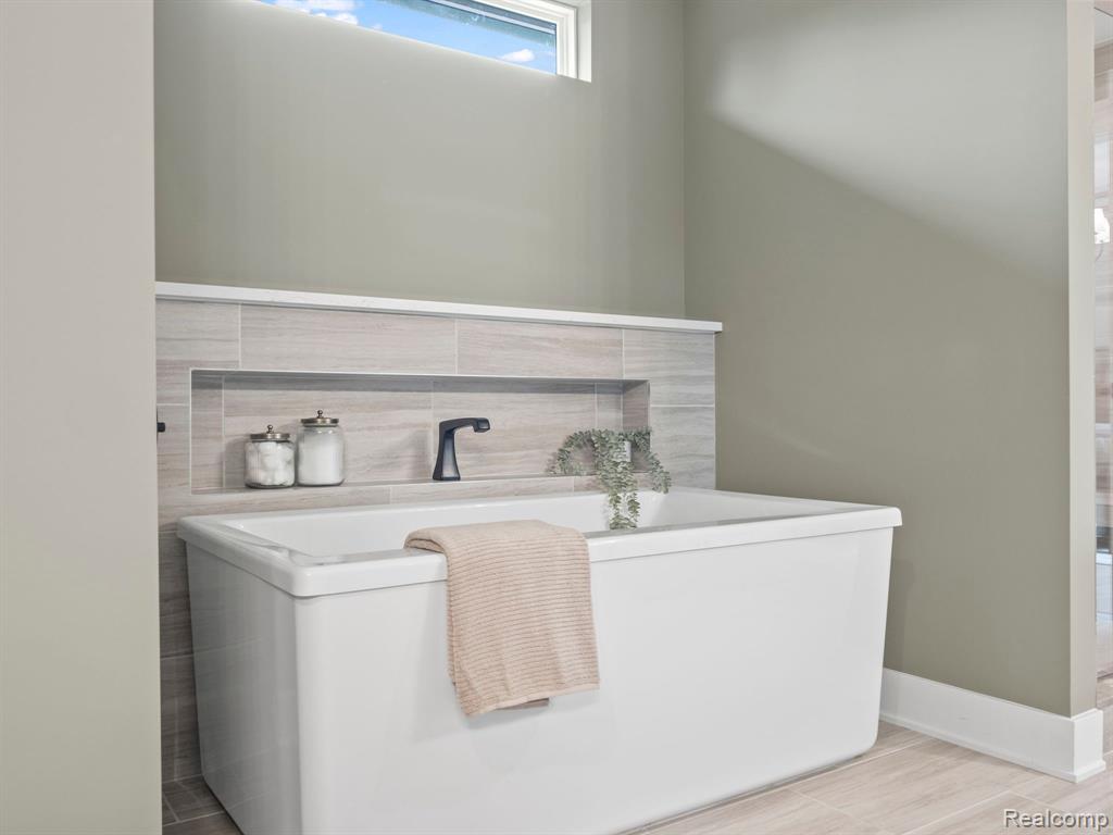 4763 CURTIS Road, Ann Arbor, MI, 48105