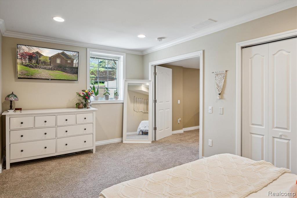 8504 Riverwalk Drive, Fenton, MI 48430 — Photo 53