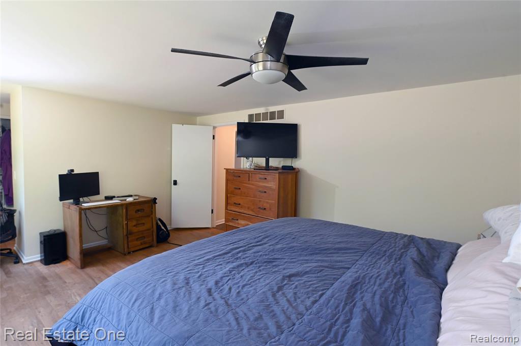 5382 Van Ness Drive, Bloomfield Hills, MI 48302 — Photo 18