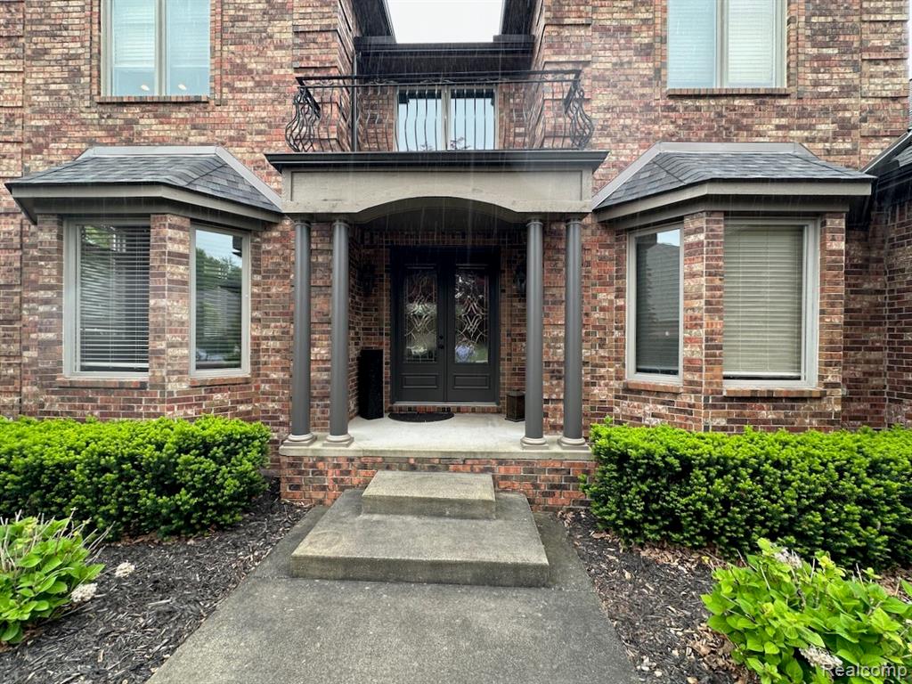 52006 Finch Court, Shelby Twp, MI 48315 — Photo 2