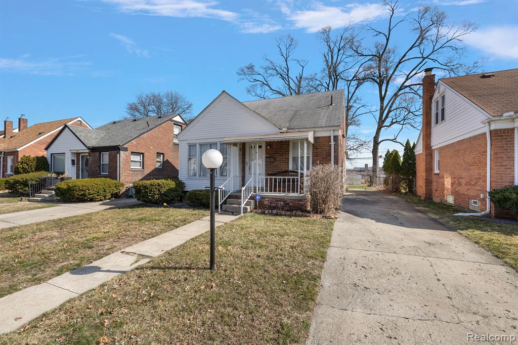 21406 MITCHELLDALE Avenue, Ferndale, MI 48220 — Photo 2