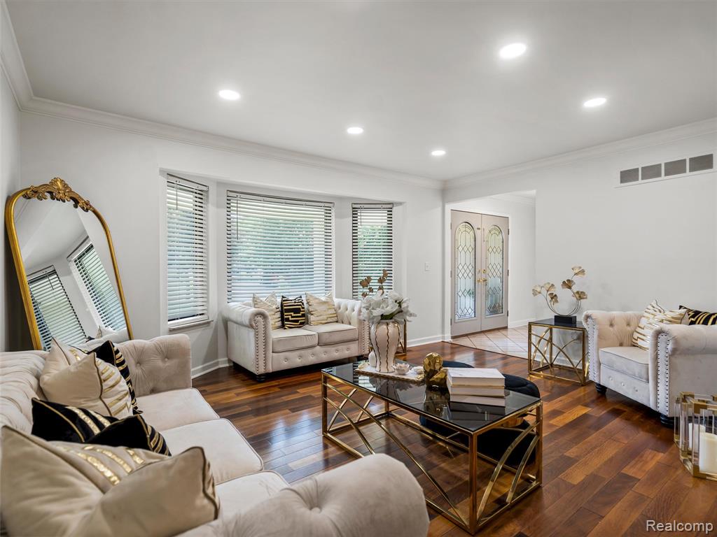 44364 Highgate Drive, Clinton Twp, MI 48038 — Photo 15