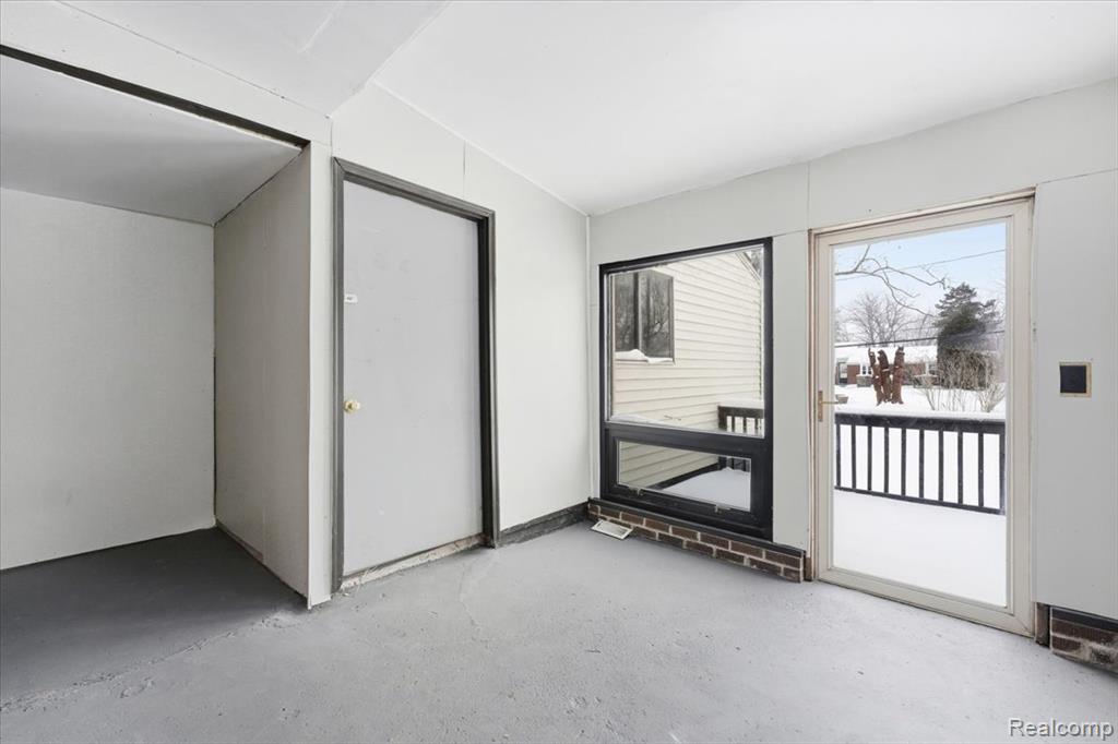 28706 Southpointe Road, Grosse Ile, MI 48138 — Photo 22