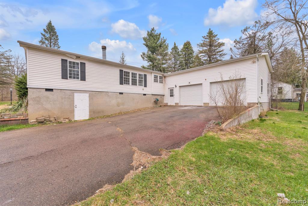 36085 Wick Road, Romulus, MI 48174 — Photo 8