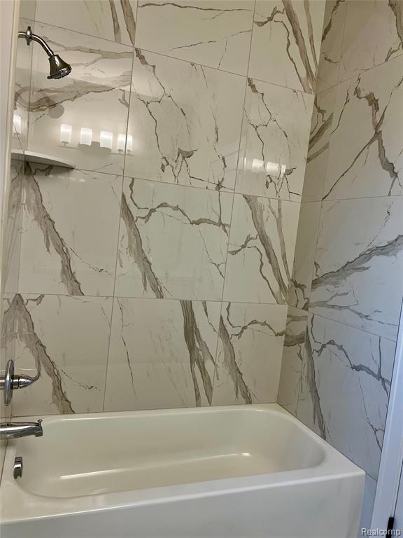 8848 Stonewall E, Clarkston, MI 48348 — Photo 27