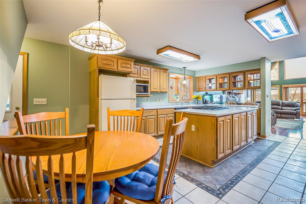 8160 Halfway Drive, Brighton, MI 48116 — Photo 16