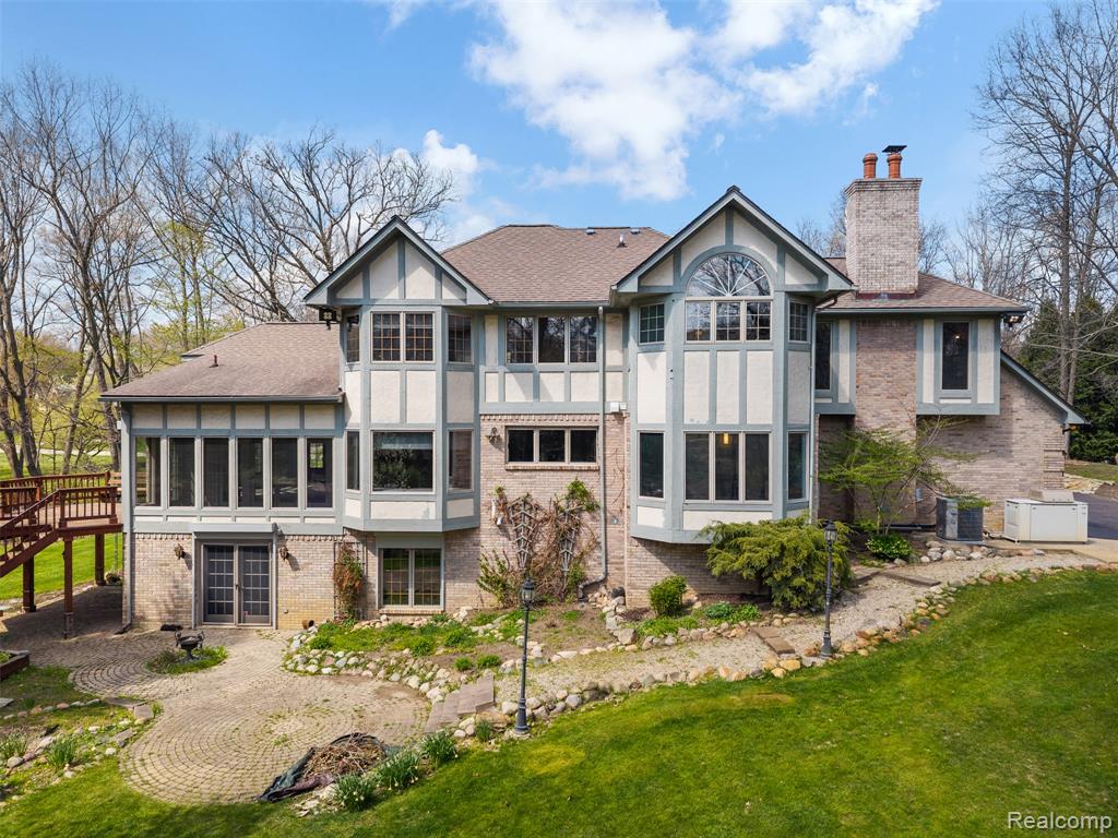 561 Valley Drive, Milford, MI 48381 — Photo 51
