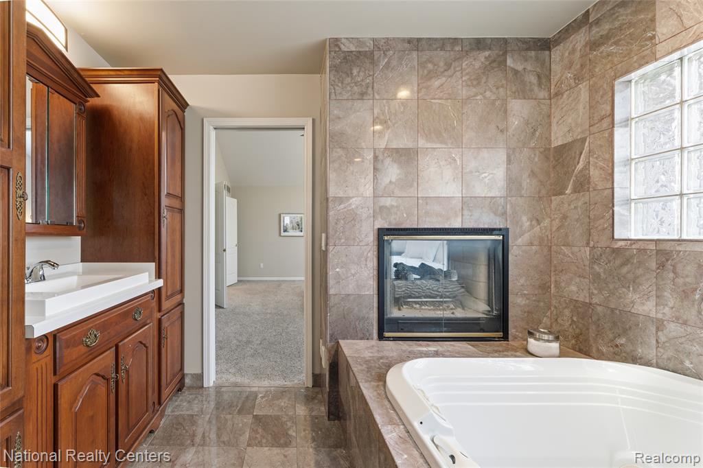 6276 N Shore Drive, West Bloomfield, MI 48324 — Photo 24