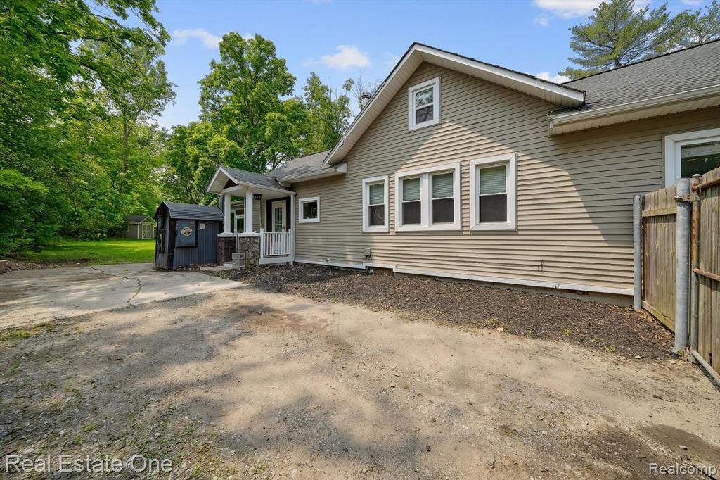 8921 Lake Road, Grosse Ile, MI 48138 — Photo 3