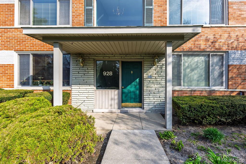 928 N ADAMS Road, 2, Birmingham, MI 48009 — Photo 2