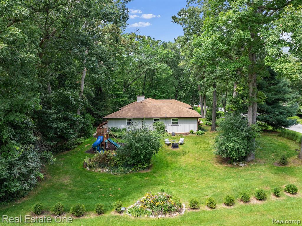 4884 SPLIT RAIL Drive, Brighton, MI 48114 — Photo 27
