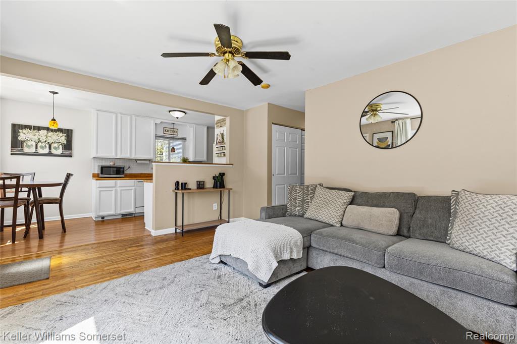 591 Clara Avenue, Pontiac, MI 48340 — Photo 8