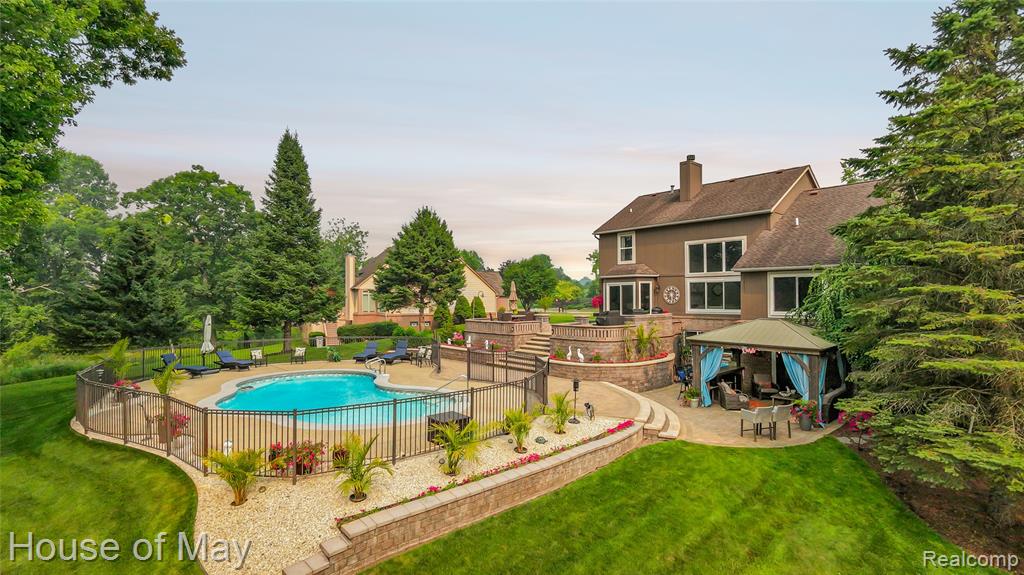 2082 Sandlewood Drive, White Lake, MI 48383 — Photo 8