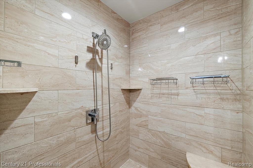 3185 Shimmons Road, Auburn Hills, MI 48326 — Photo 11