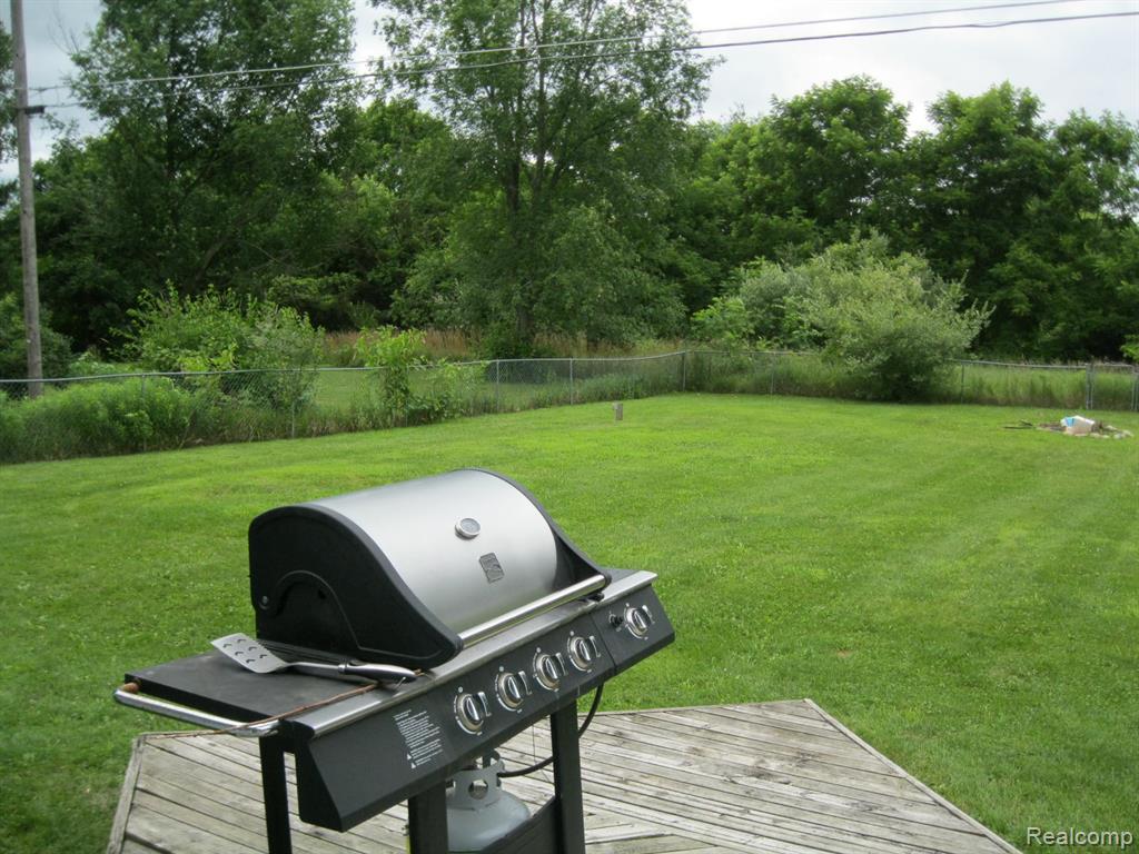 4500 Pommore, Milford, MI 48380 — Photo 10