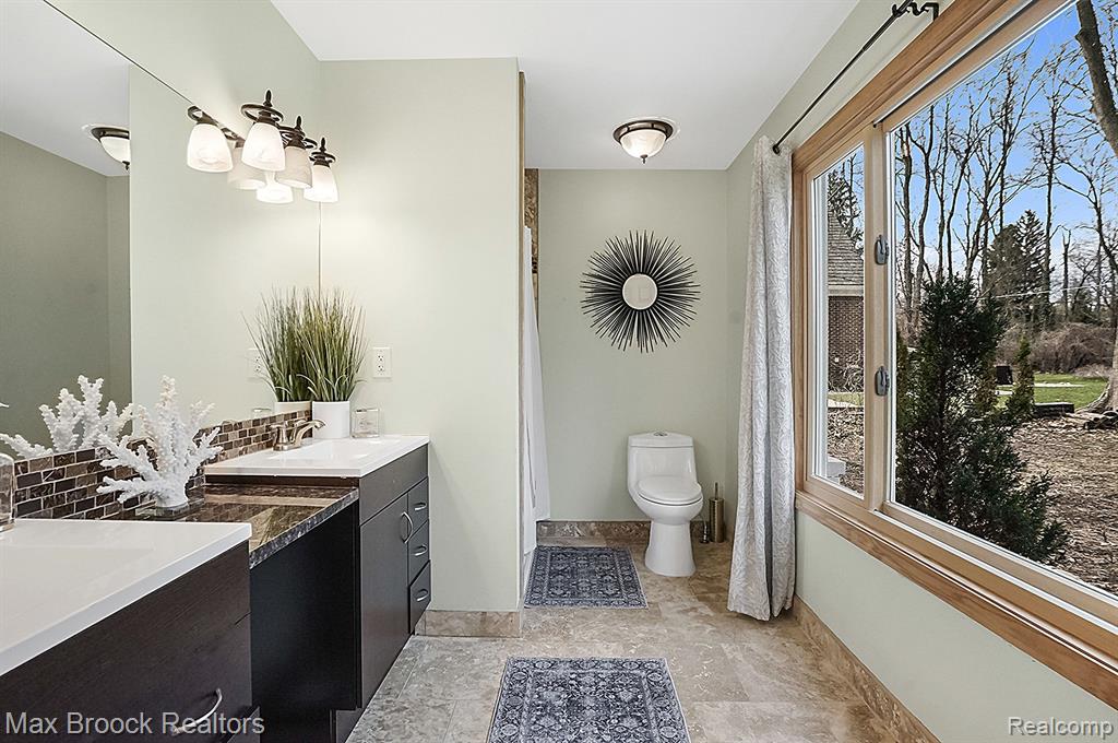 2905 W HICKORY GROVE Road, Bloomfield Hills, MI 48302 — Photo 19