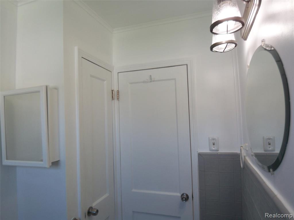 8269 Sterling, Center Line, MI 48015 — Photo 14