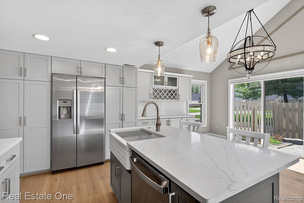 42660 Elizabeth Place, Clinton Twp, MI 48038 — Photo 14