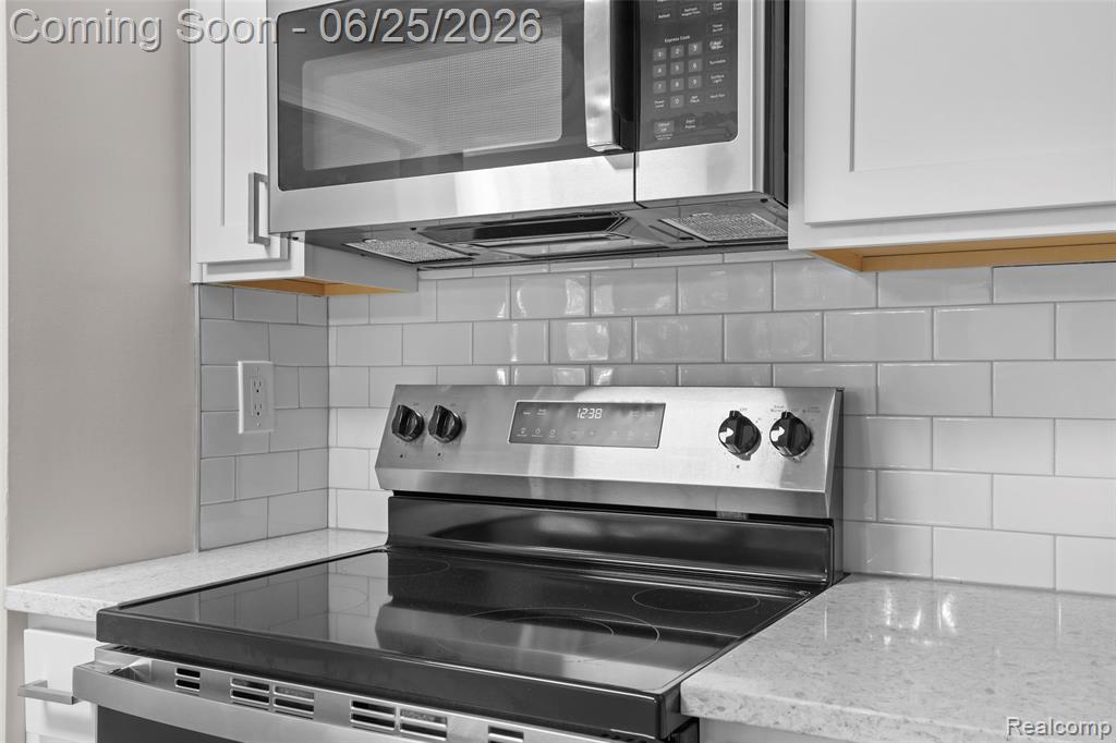 8577 Kennedy Circle, Warren, MI 48093 — Photo 17
