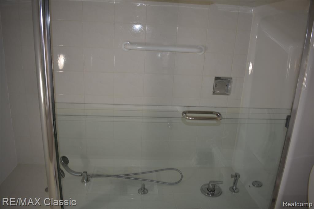 41147 S McMahon Circle, Novi, MI — Photo 25