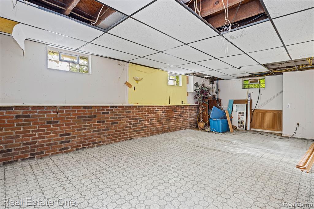 9585 N Eston Road, Clarkston, MI 48348 — Photo 34