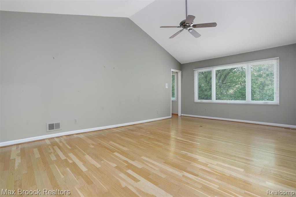5844 INDEPENDENCE Lane, West Bloomfield, MI — Photo 22