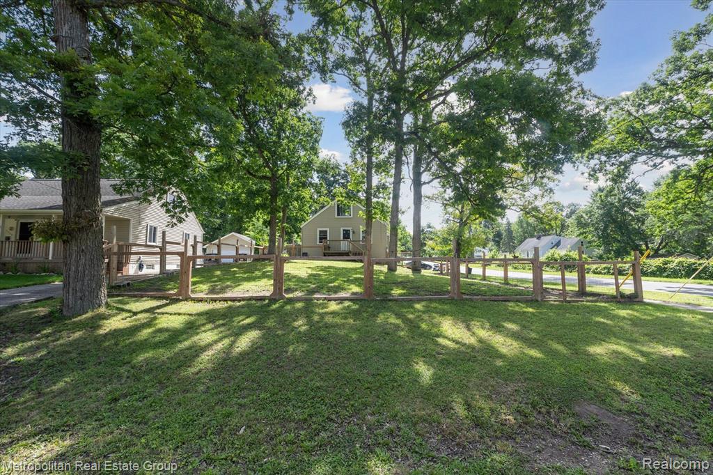 6274 HATCHERY Road, Waterford, MI 48329 — Photo 35