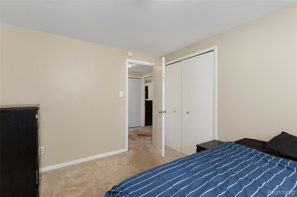 25376 Lyncastle Street, Farmington, MI, 48336