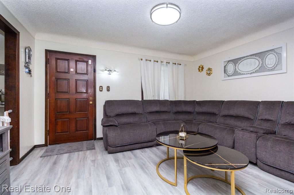1977 Markese Avenue, Lincoln Park, MI 48146 — Photo 8