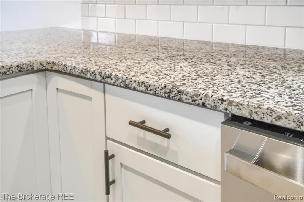 4507 N BELSAY Road, Flint, MI 48506 — Photo 18
