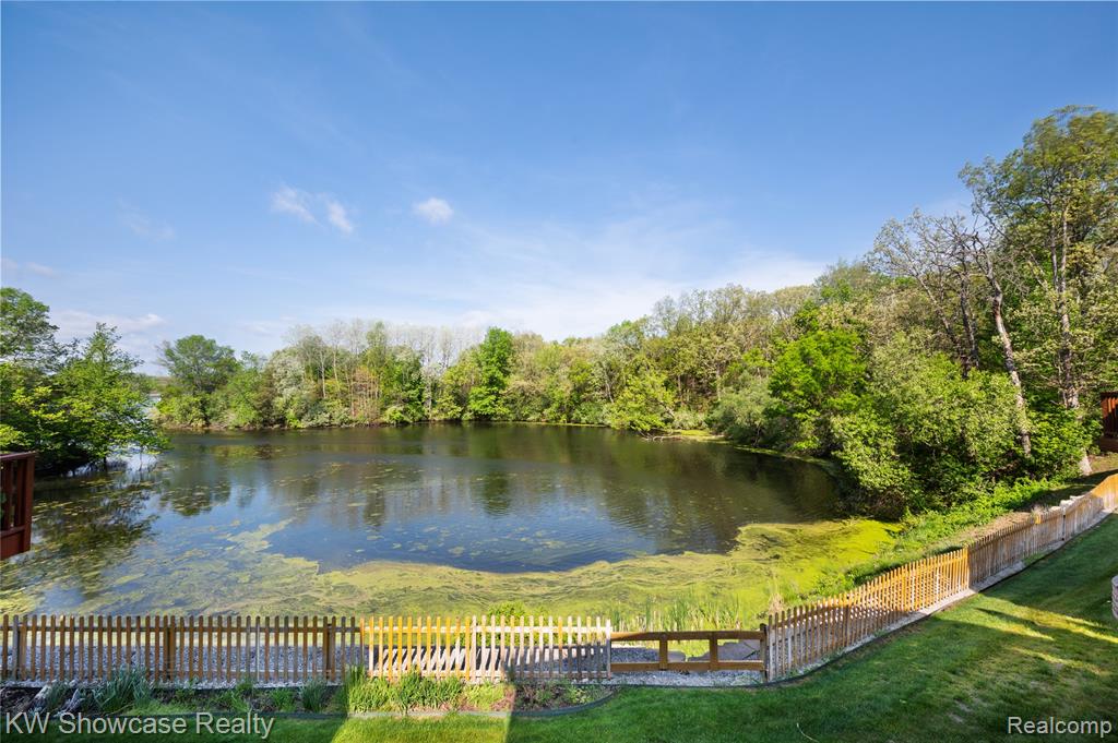 727 Mill Pointe Drive, 16, Milford, MI 48381 — Photo 45