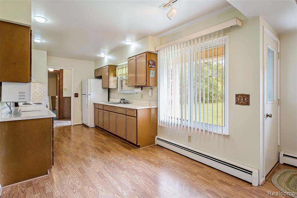 1165 Camelot Drive, Pinckney, MI 48169 — Photo 8