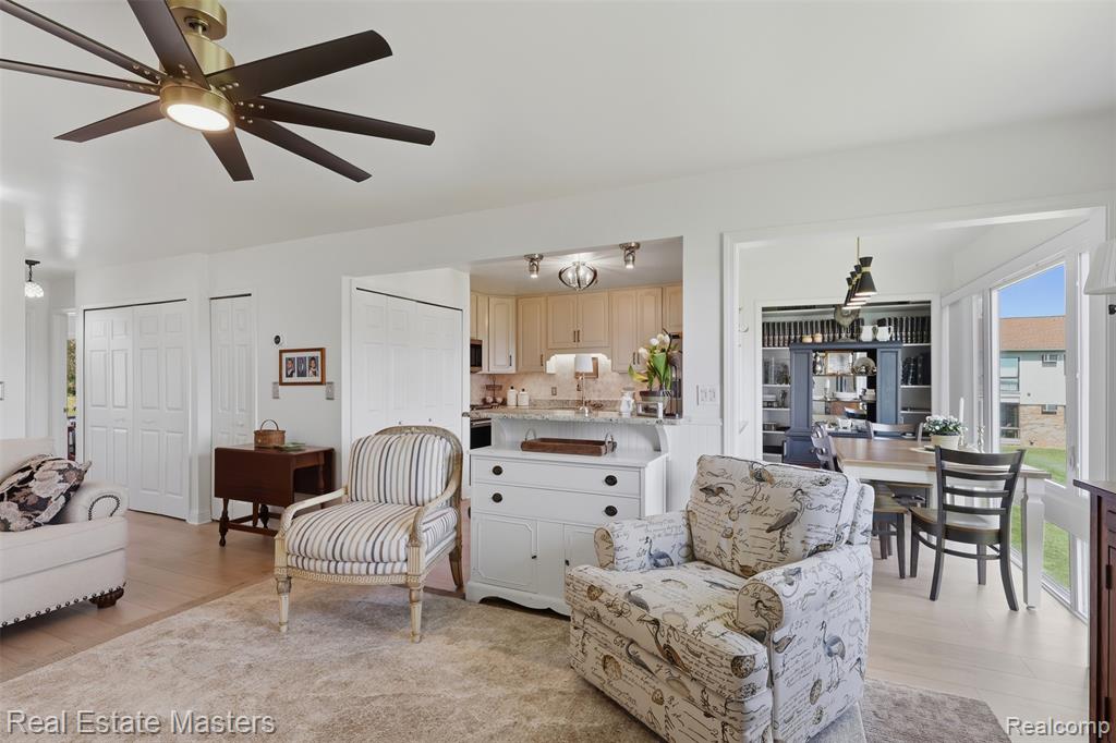1700 River Road, 8, Marysville, MI 48040 — Photo 11