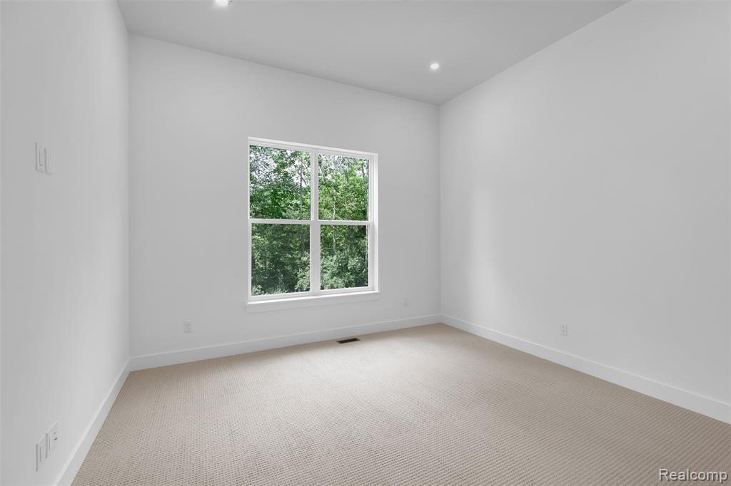 5342 TRAIL VISTA Drive, West Bloomfield, MI 48323 — Photo 27