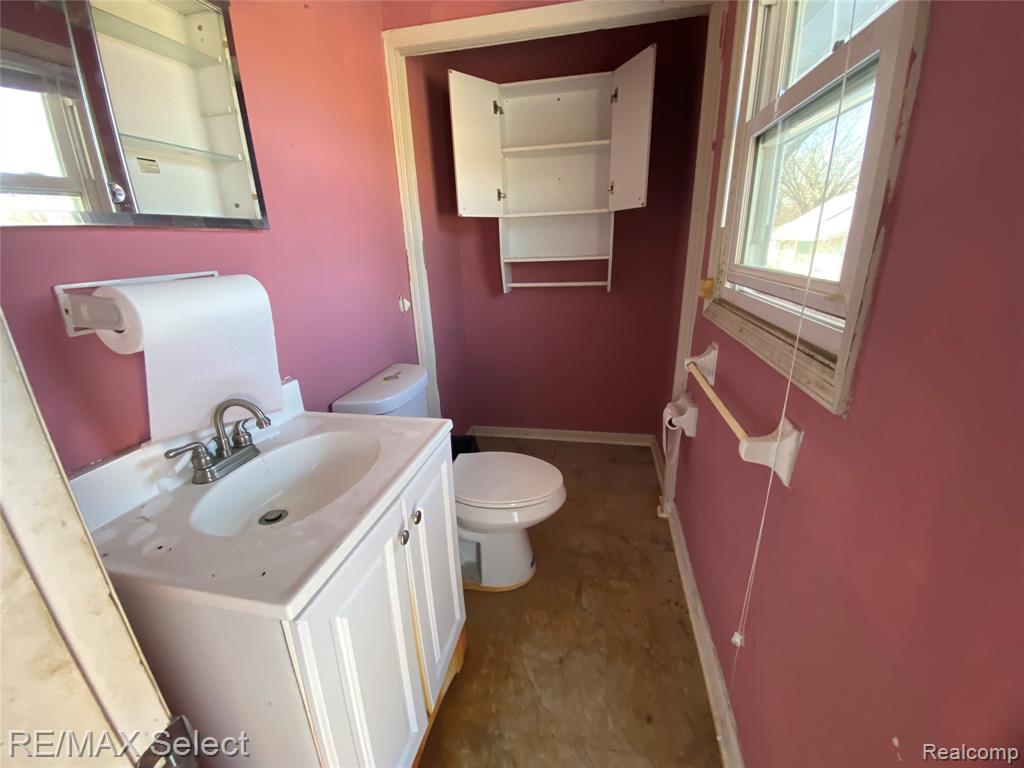 8126 Corunna Road, Flint, MI 48532 — Photo 14