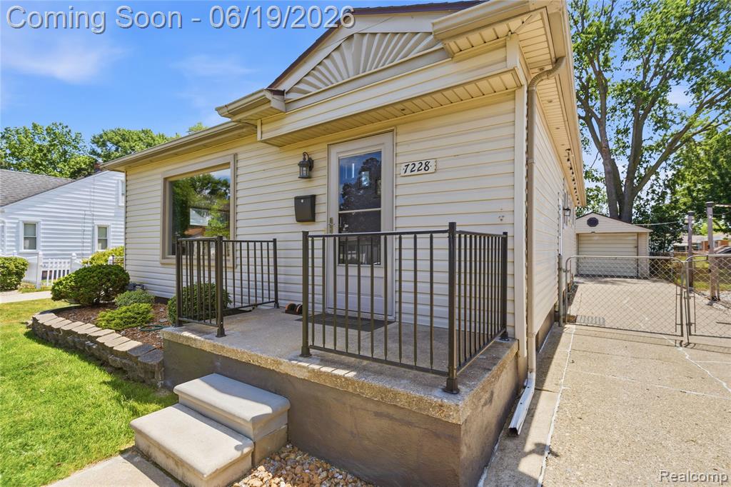 7228 Sterling Street, Center Line, MI 48015 — Photo 25