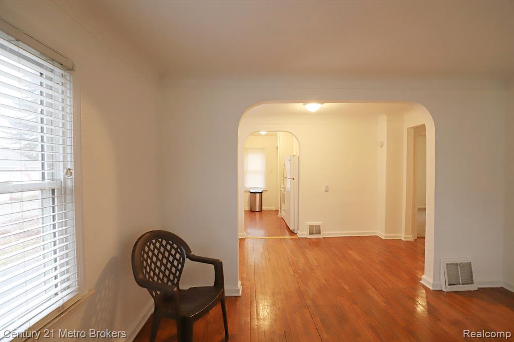 2074 N Center Road, Burton, MI 48509 — Photo 5