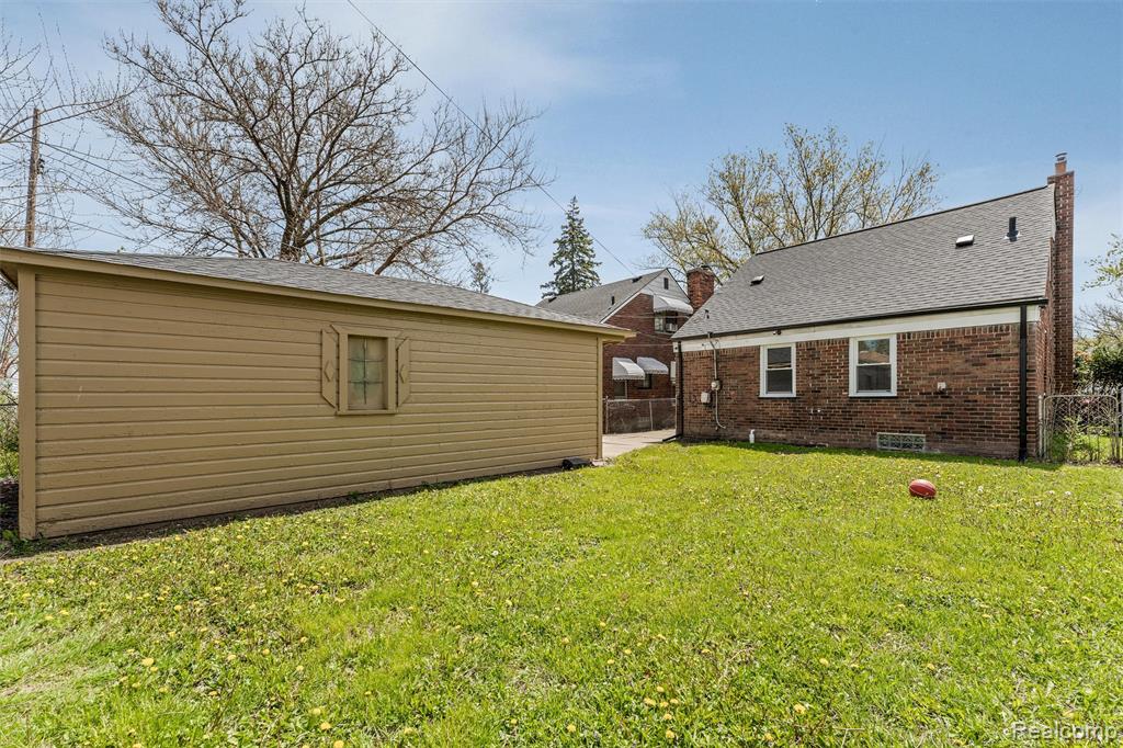 16829 Stricker Avenue, Eastpointe, MI 48021 — Photo 17