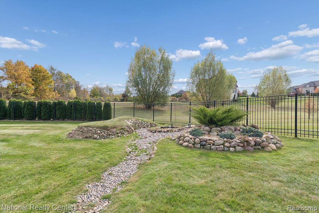 9888 Meadow View Court, Northville, MI 48167 — Photo 64