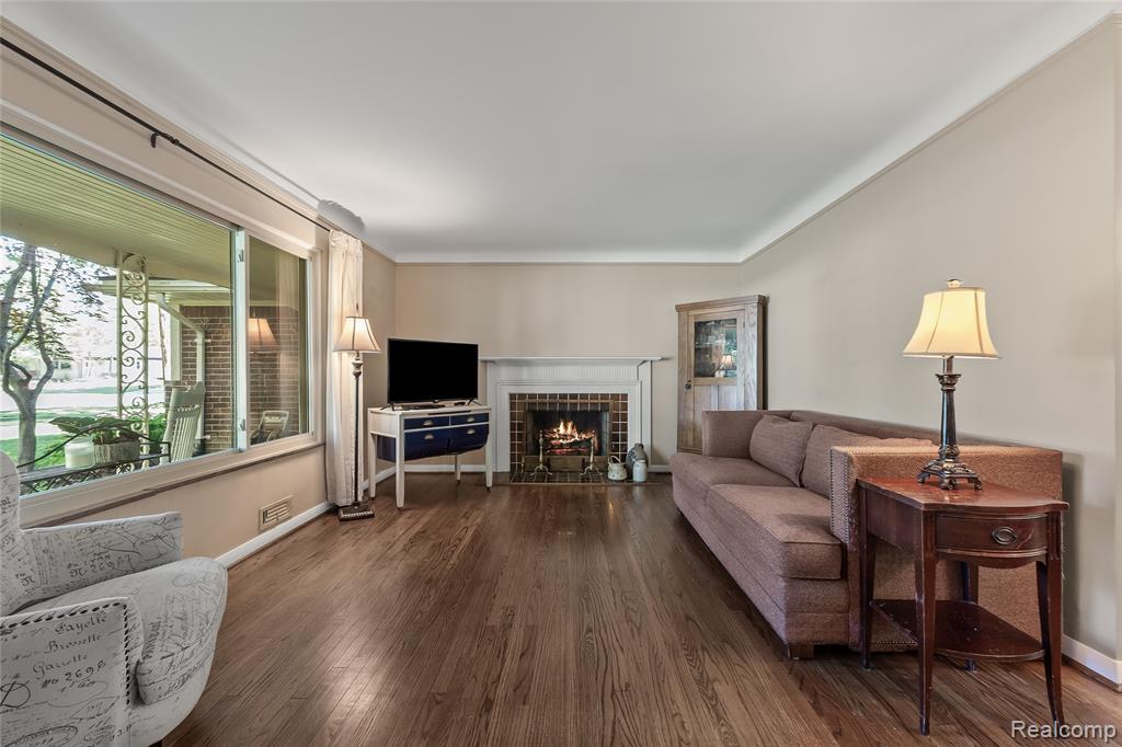 23270 Fleming Drive, Farmington, MI 48335 — Photo 4